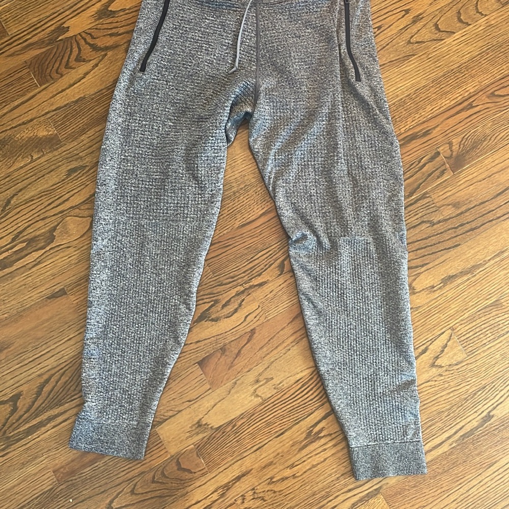 Gray waffle pattern Lululemon men’s Jogger Pants